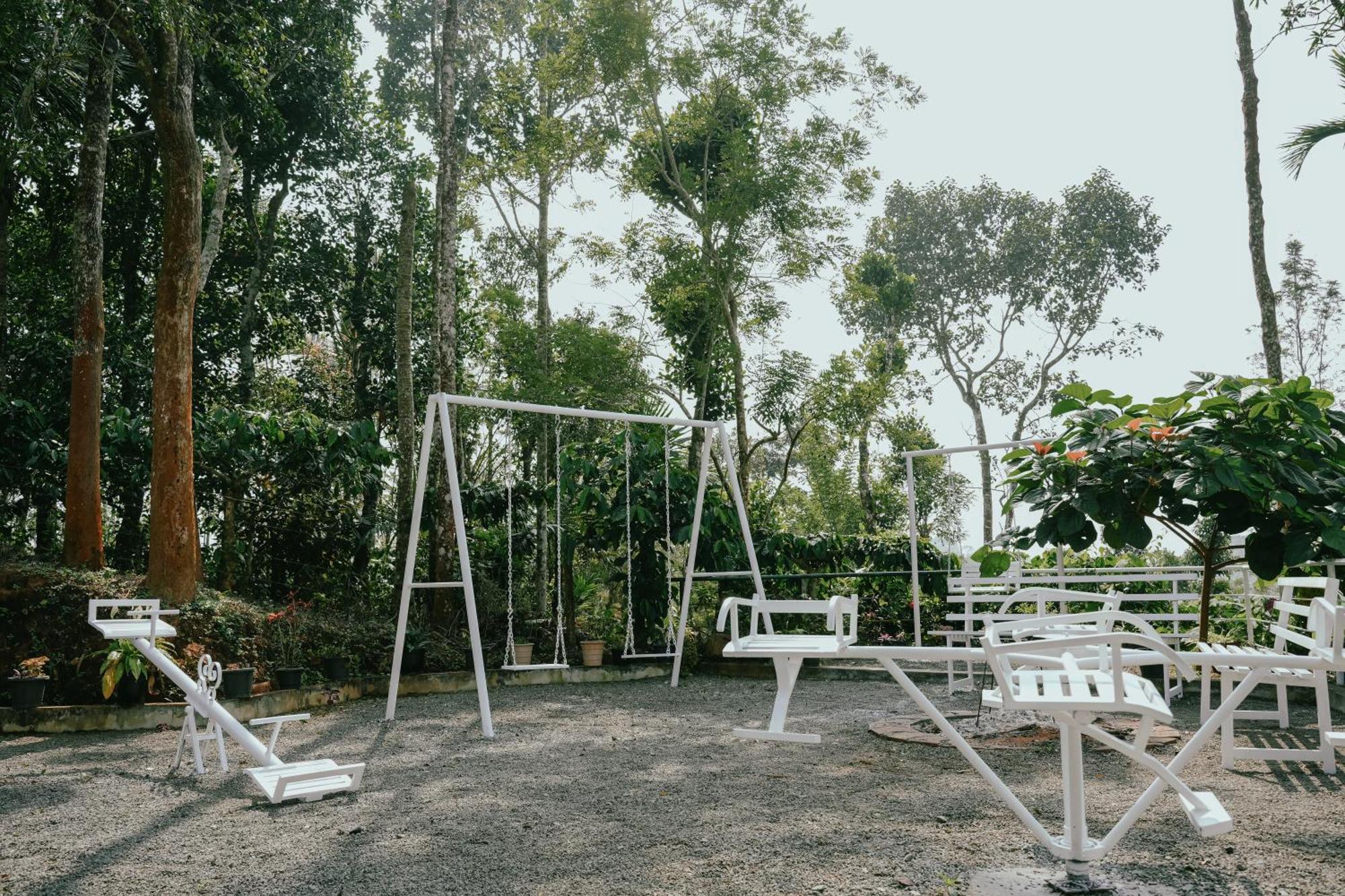 Haze Woods Resort Vaduvanchal Exterior foto