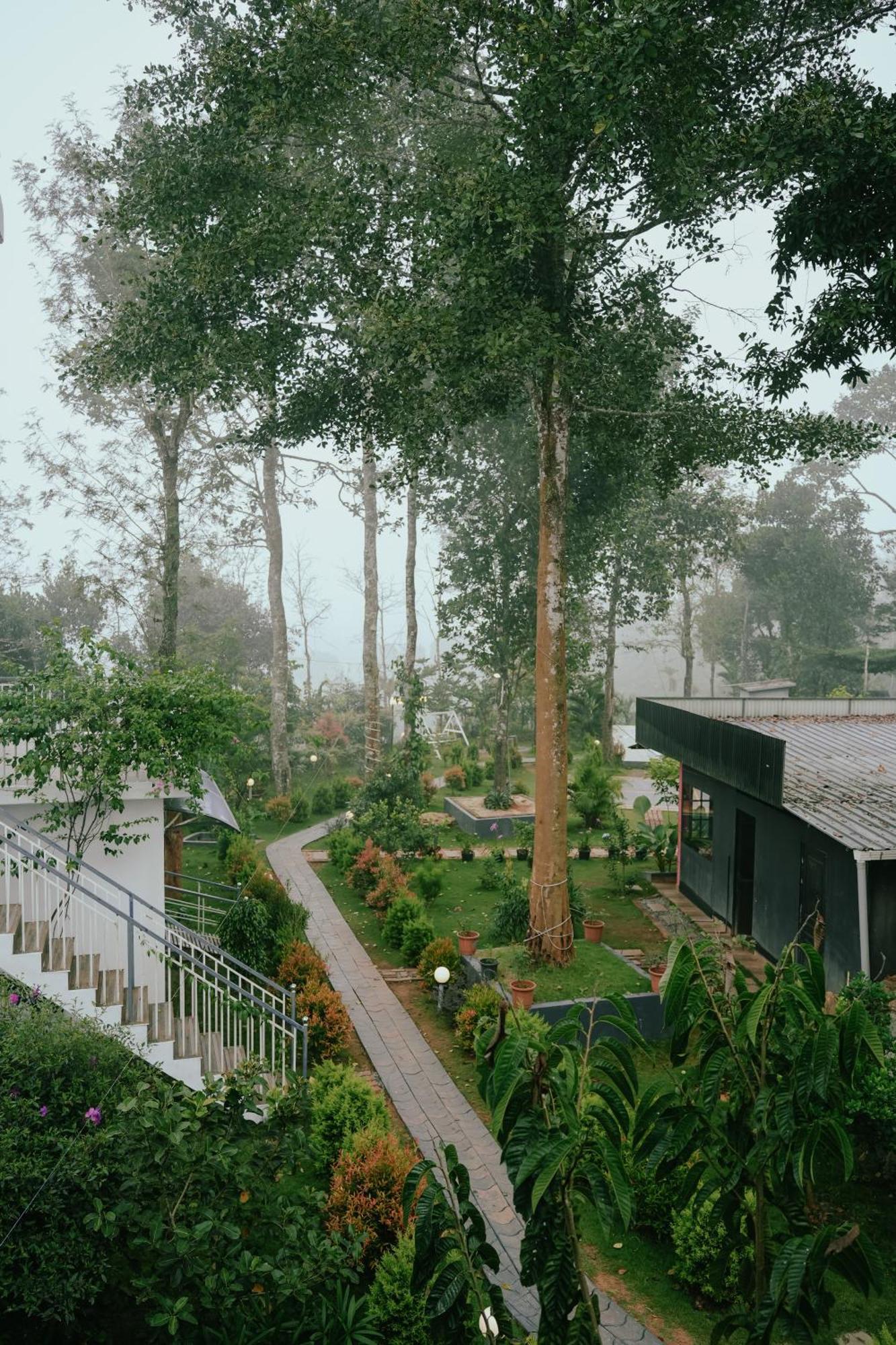 Haze Woods Resort Vaduvanchal Exterior foto