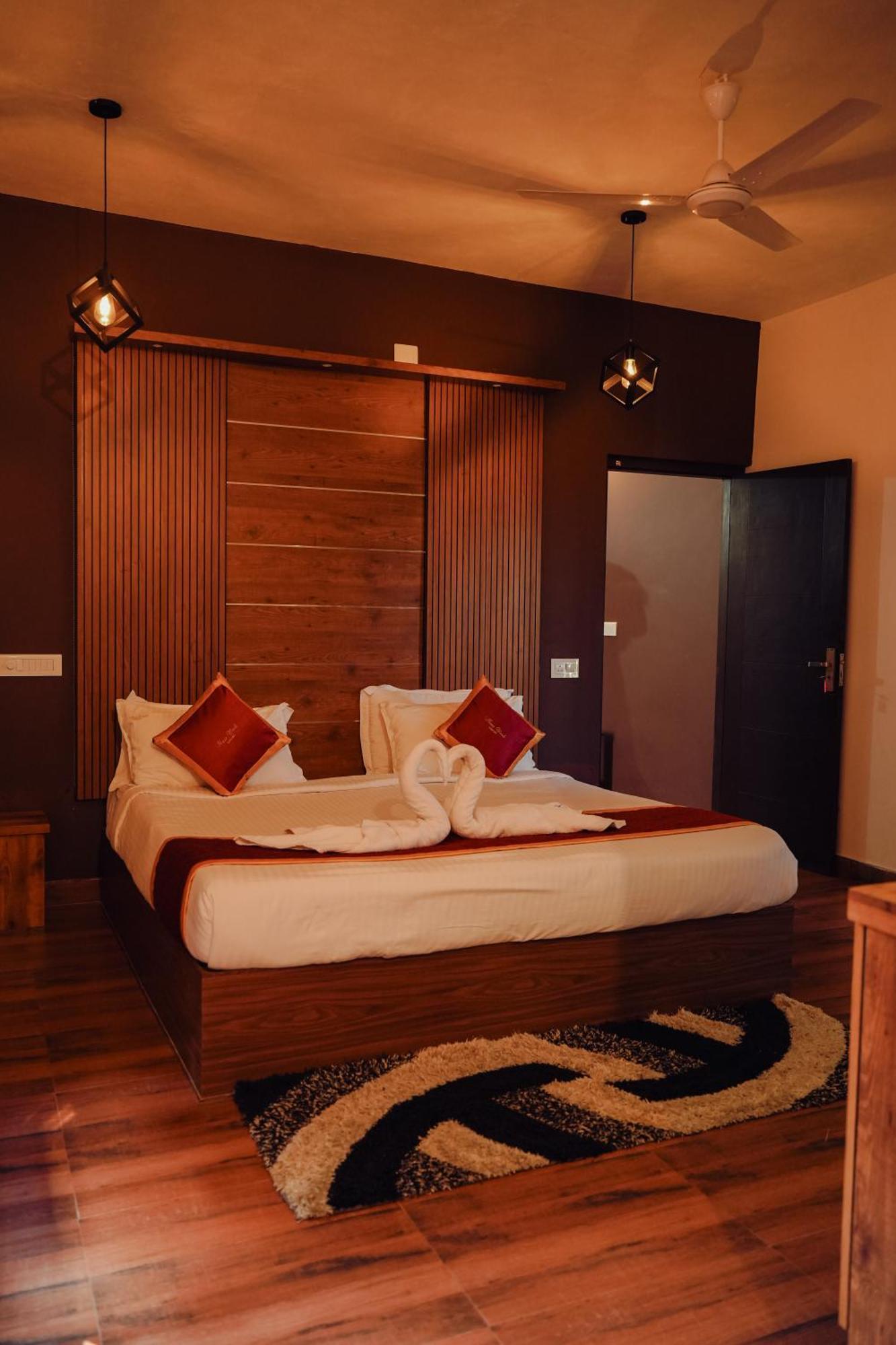 Haze Woods Resort Vaduvanchal Exterior foto